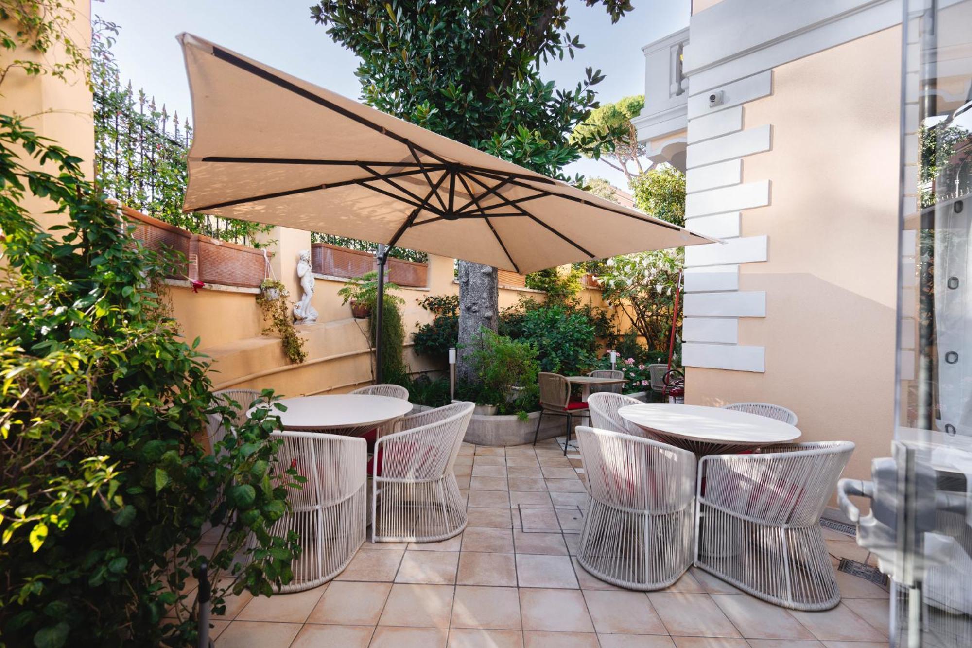 Sourire Hotel — Foto 1